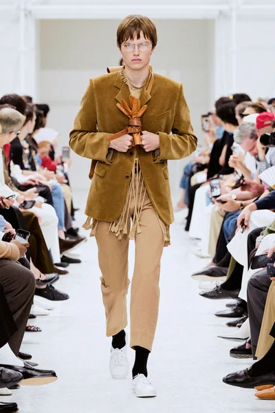 Look 54